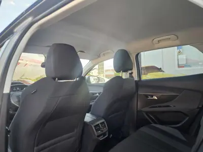 Peugeot 3008 2019 - 14900 EUR, 129000 km - AUTO.MOTO.pt - 129000km - foto 23 de 38