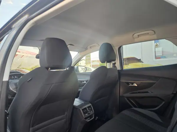 Peugeot 3008 2019 - 14900 EUR, 129000 km - AUTO.MOTO.pt - 129000km - foto 23 de 38