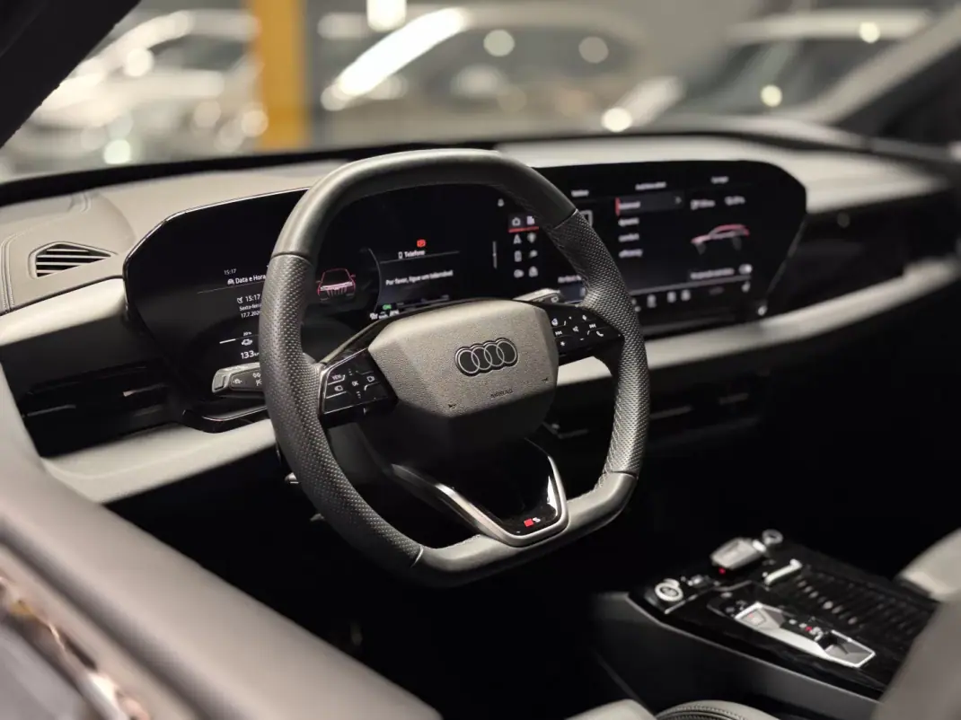 Audi Q6 e-tron 2025 - 59990 EUR, 16300 km - 16300km - foto 12 de 25