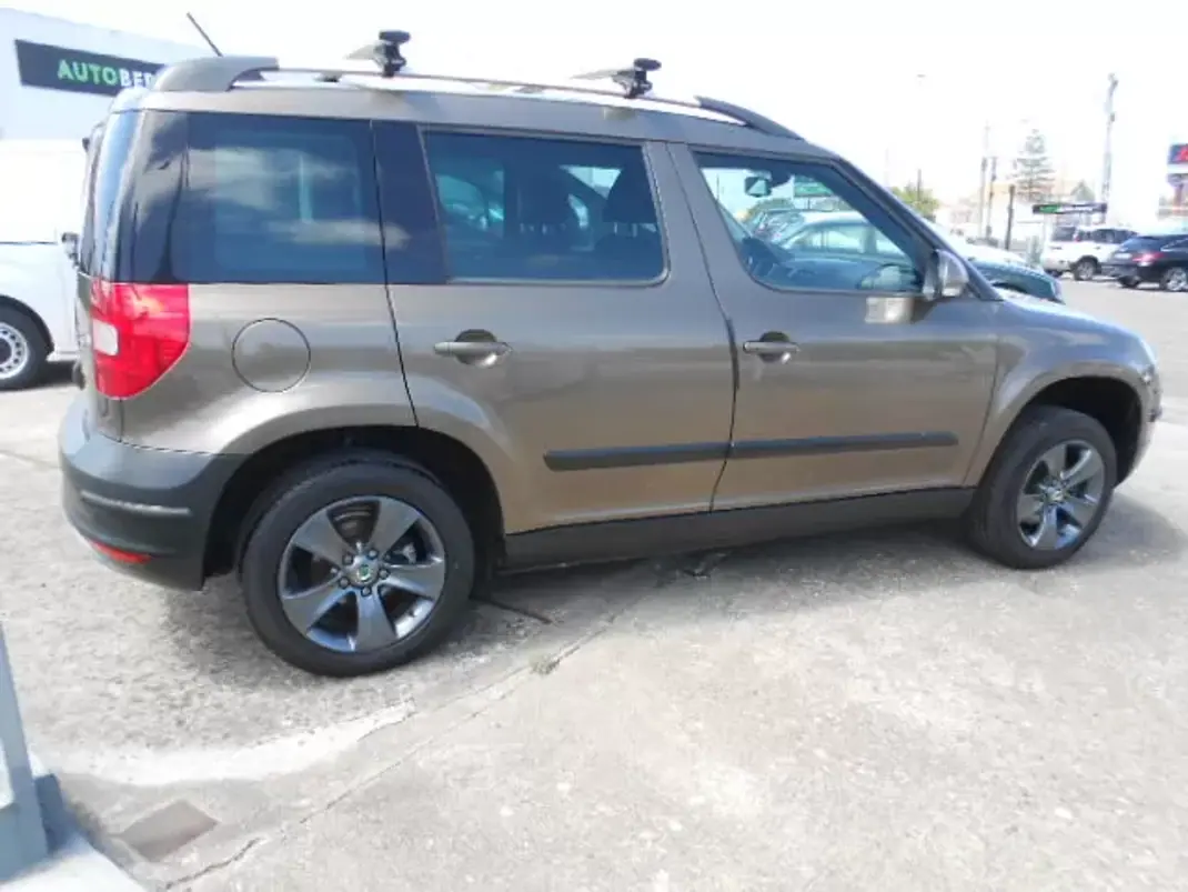Skoda Yeti 2011 - 8900 EUR, 190307 km - AUTO.MOTO.pt - 190307km - foto 4 de 11