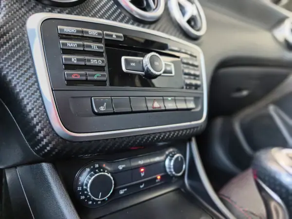 Mercedes-Benz A 180 2013 - 15800 EUR, 204000 km - AUTO.MOTO.pt - 204000km - foto 16 de 17