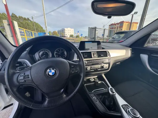 BMW 116 2018 - 15750 EUR, 152297 km - AUTO.MOTO.pt - 152297km - foto 17 de 27