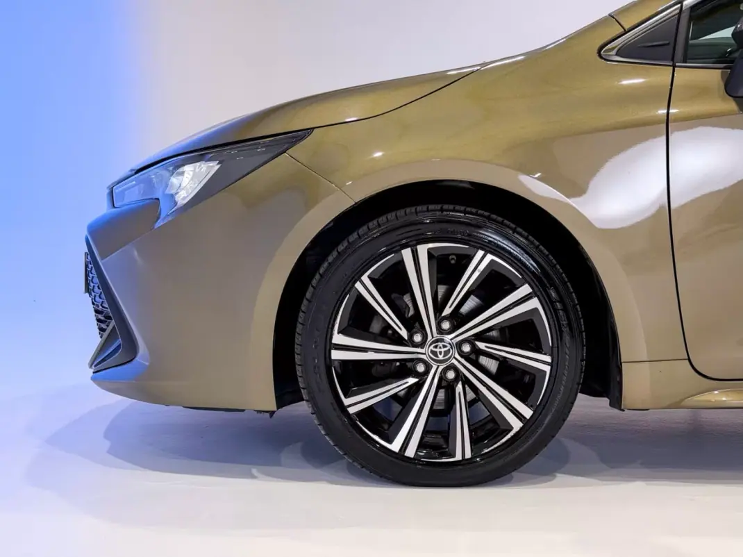 Toyota Corolla Touring Sports 2022 - 20950 EUR, 145000 km - 145000km - foto 33 de 35