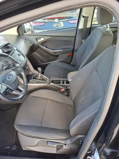Ford Focus 2018 - 9850 EUR, 109500 km - AUTO.MOTO.pt - 109500km - foto 14 de 26