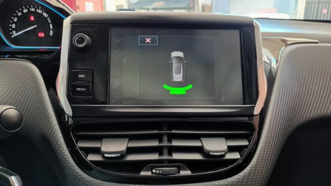 Peugeot 2008 2015 - 11490 EUR, 92490 km - AUTO.MOTO.pt - 92490km - foto 71 de 72