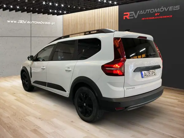 Dacia Jogger 2022 - 13950 EUR, 136000 km - AUTO.MOTO.pt - 136000km - foto 4 de 20