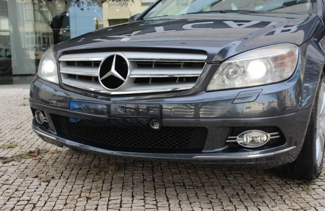 Mercedes-Benz C 220 2009 - 7949 EUR, 308000 km - AUTO.MOTO.pt - 308000km - foto 1 de 8