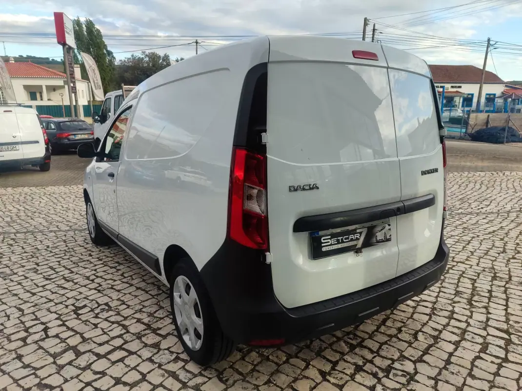 Dacia Dokker 2020 - 10900 EUR, 61000 km - AUTO.MOTO.pt - 61000km - foto 19 de 20