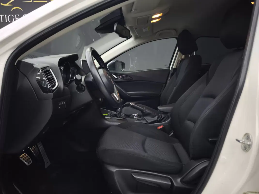 Mazda 3 2016 - 12450 EUR, 207205 km - AUTO.MOTO.pt - 207205km - foto 17 de 40