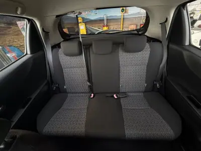 Toyota Yaris 2014 - 13500 EUR, 125000 km - AUTO.MOTO.pt - 125000km - foto 17 de 21