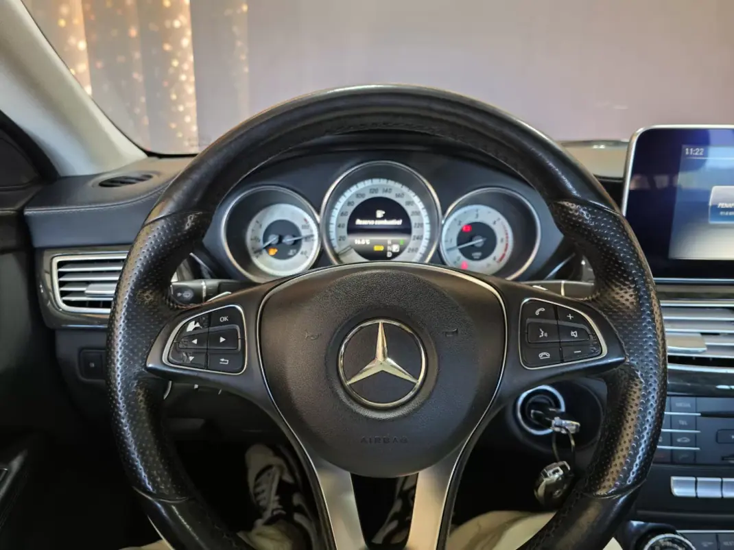 Mercedes-Benz CLS 350 2015 - 27900 EUR, 192000 km - AUTO.MOTO.pt - 192000km - foto 5 de 16