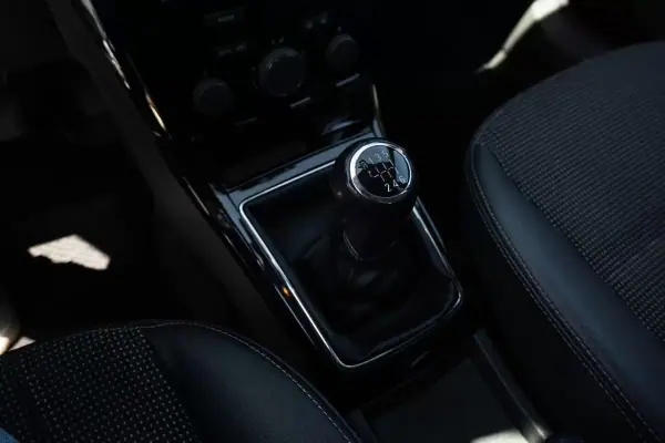 Opel Astra Caravan 2011 - 6900 EUR, 171200 km - AUTO.MOTO.pt - 171200km - foto 12 de 20