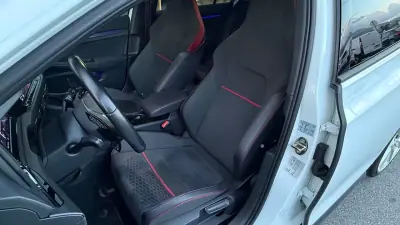 Volkswagen Golf 2021 - 39900 EUR, 55600 km - AUTO.MOTO.pt - 55600km - foto 25 de 26