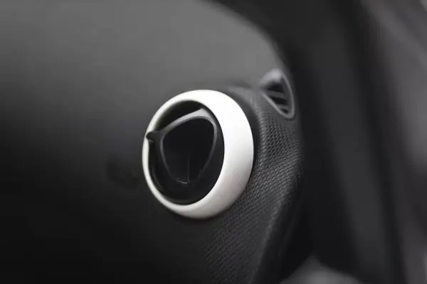 Smart ForFour 2015 - 9500 EUR, 155670 km - AUTO.MOTO.pt - 155670km - foto 17 de 36
