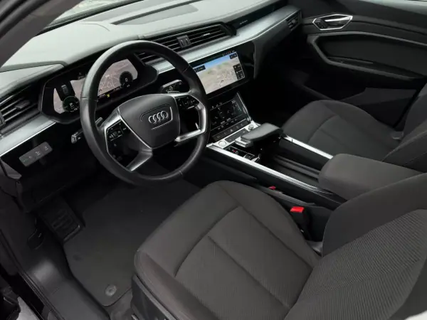 Audi e-tron 2020 - 30500 EUR, 90120 km - AUTO.MOTO.pt - 90120km - foto 7 de 15