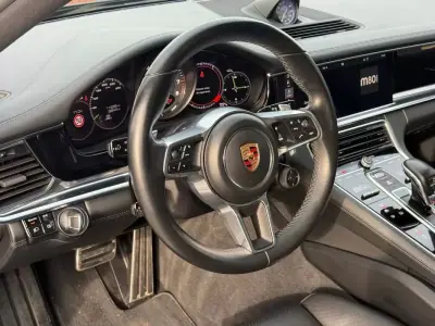 Porsche Panamera 2017 - 58990 EUR, 114000 km - AUTO.MOTO.pt - 114000km - foto 23 de 39