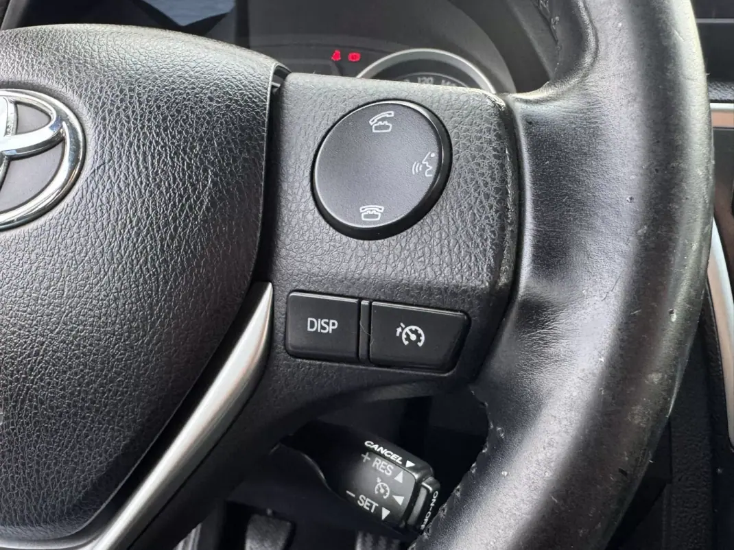 Toyota Auris 2014 - 10990 EUR, 224000 km - AUTO.MOTO.pt - 224000km - foto 17 de 27