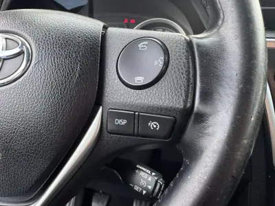 Toyota Auris 2014 - 10990 EUR, 224000 km - AUTO.MOTO.pt - 224000km - foto 17 de 27