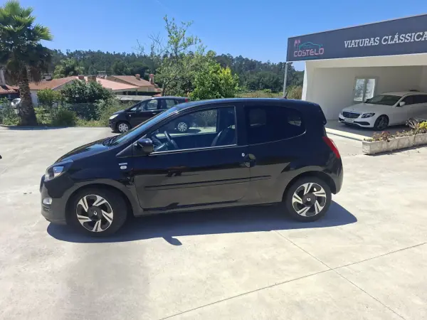 Renault Twingo 2014 - 6490 EUR, 93204 km - AUTO.MOTO.pt - 93204km - foto 13 de 17