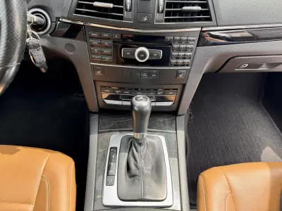 Mercedes-Benz E 220 2011 - 14500 EUR, 268000 km - AUTO.MOTO.pt - 268000km - foto 12 de 18