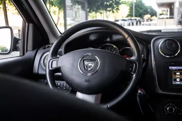 Dacia Sandero 2016 - 9750 EUR, 160273 km - AUTO.MOTO.pt - 160273km - foto 23 de 29
