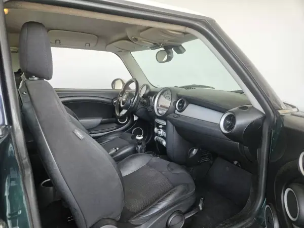 MINI Cooper 2008 - 4850 EUR, 265000 km - 265000km - foto 4 de 5
