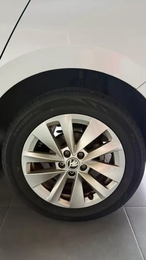 Skoda Scala 2023 - 15250 EUR, 67400 km - 67400km - foto 9 de 16
