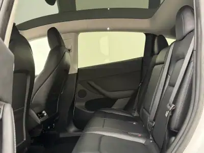 Tesla Model Y 2022 - 34890 EUR, 49800 km - AUTO.MOTO.pt - 49800km - foto 24 de 32