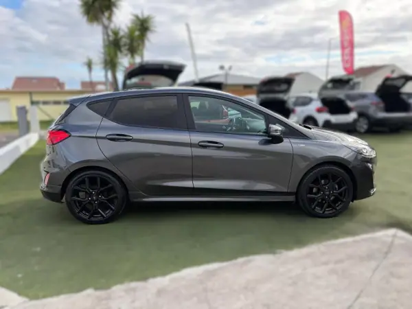 Ford Fiesta 2022 — foto 3 de 12