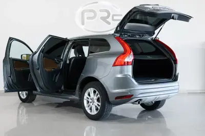 Volvo XC 60 2016 — foto 6 de 30