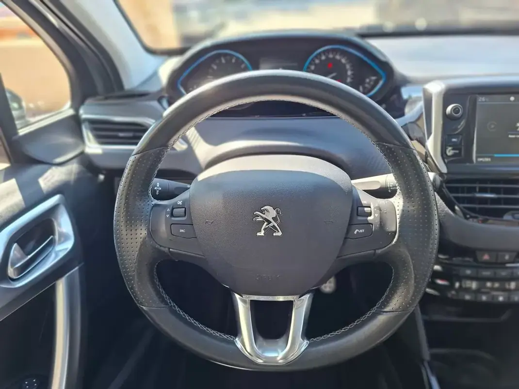 Peugeot 2008 2017 - 10000 EUR, 178323 km - 178323km - foto 31 de 37