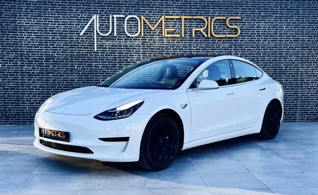 Tesla Model 3 2019 - 24490 EUR, 112000 km - 112000km - foto 6 de 16