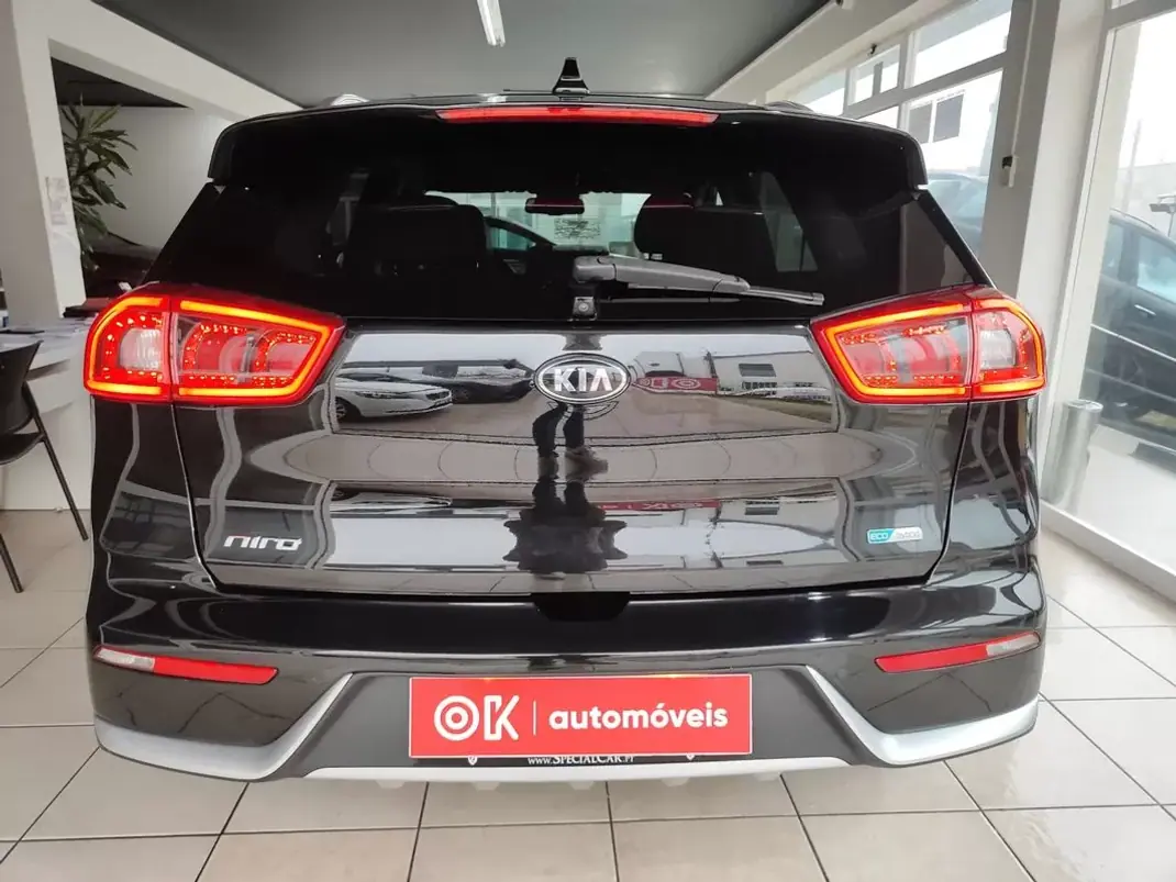 Kia Niro 2019 - 17250 EUR, 51300 km - AUTO.MOTO.pt - 51300km - foto 9 de 34