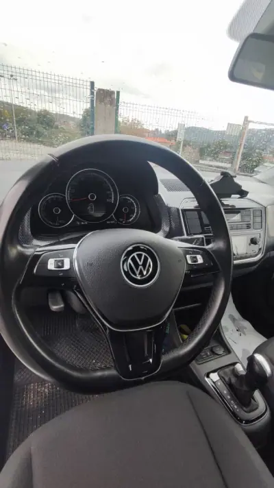 Volkswagen e-Up! 2020 - 11998 EUR, 0 km - AUTO.MOTO.pt - foto 11 de 23