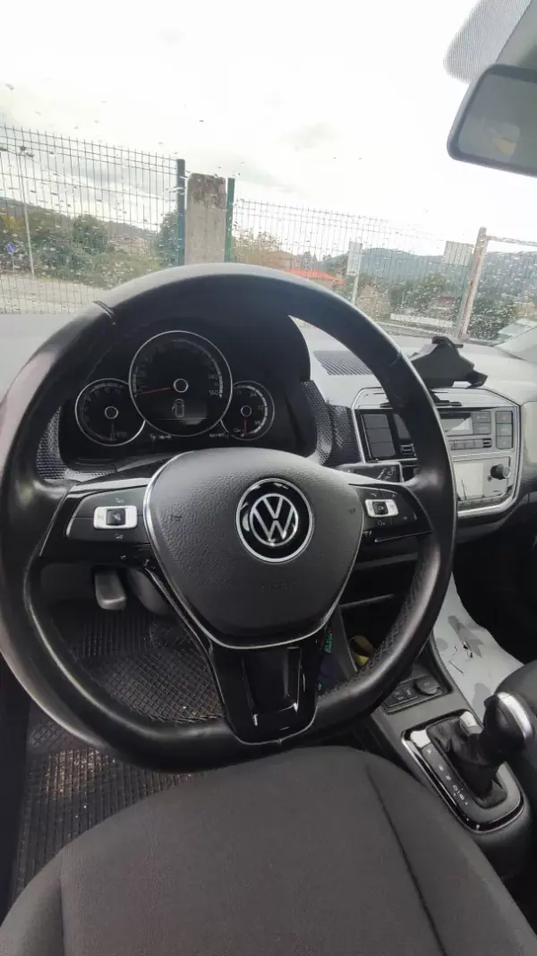 Volkswagen e-Up! 2020 - 11998 EUR, 0 km - AUTO.MOTO.pt - foto 11 de 23