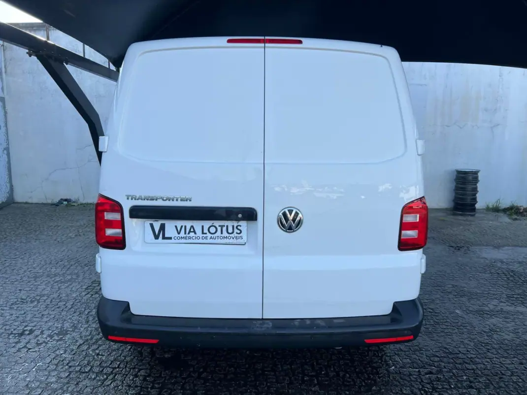 Volkswagen Transporter 2019 - 16500 EUR, 203450 km - AUTO.MOTO.pt - 203450km - foto 12 de 12