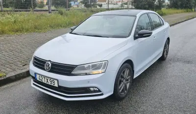 Volkswagen Jetta 2017 - 8990 EUR, 260000 km - AUTO.MOTO.pt - 260000km - foto 14 de 56