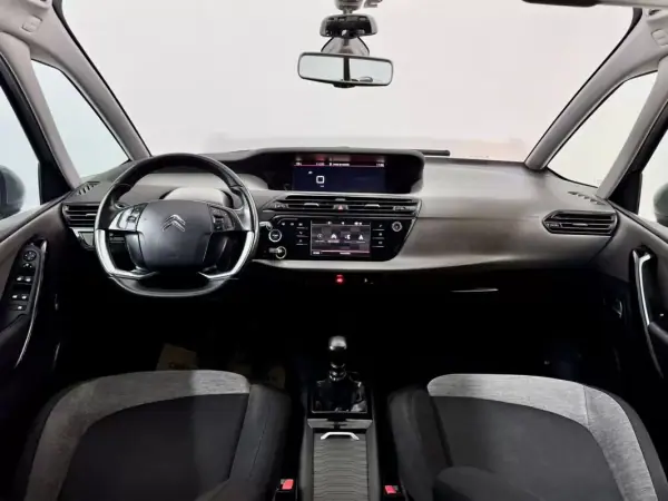 Citroën C4 Grand Picasso 2018 - 11500 EUR, 154000 km - AUTO.MOTO.pt - 154000km - foto 24 de 57