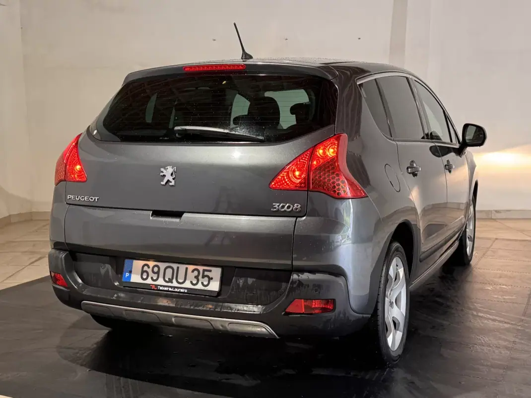 Peugeot 3008 2011 - 7900 EUR, 218000 km - AUTO.MOTO.pt - 218000km - foto 5 de 22