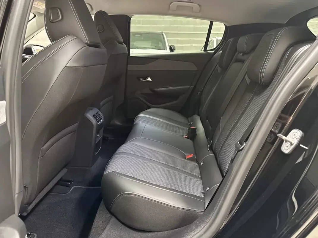 Peugeot 308 2023 - 19950 EUR, 12952 km - AUTO.MOTO.pt - 12952km - foto 49 de 50