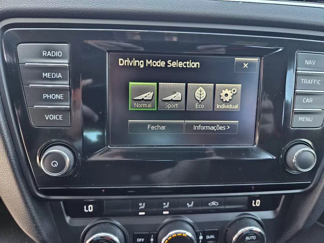 Skoda Octavia Break 2014 - 14500 EUR, 257000 km - AUTO.MOTO.pt - 257000km - foto 58 de 78