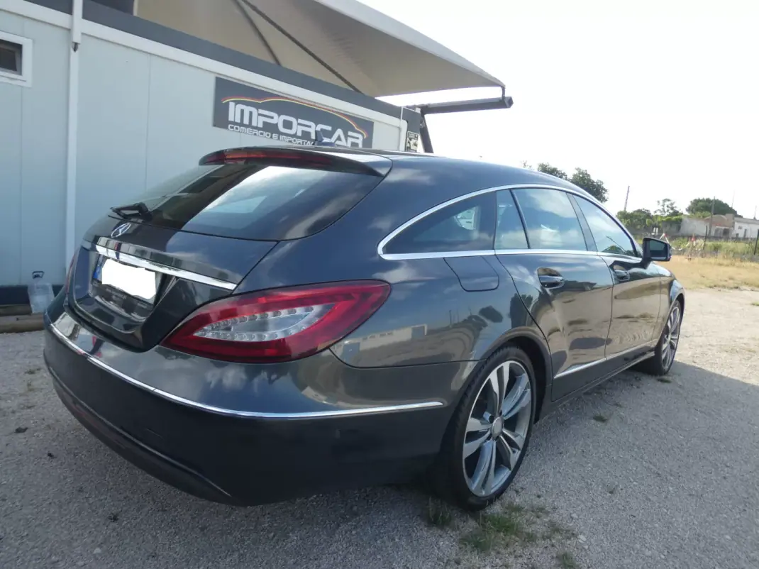 Mercedes-Benz CLS 250 2015 - 22500 EUR, 278000 km - AUTO.MOTO.pt - 278000km - foto 2 de 42
