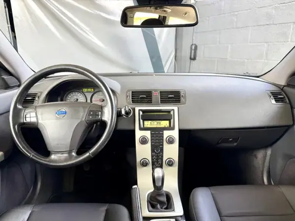 Volvo V50 2008 - 7990 EUR, 228855 km - AUTO.MOTO.pt - 228855km - foto 10 de 15