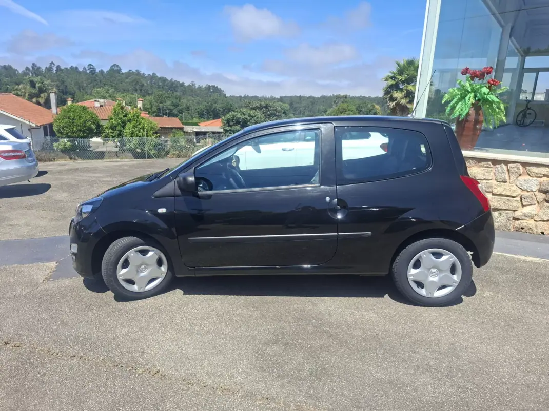 Renault Twingo 2013 - 7945 EUR, 122382 km - 122382km - foto 9 de 11