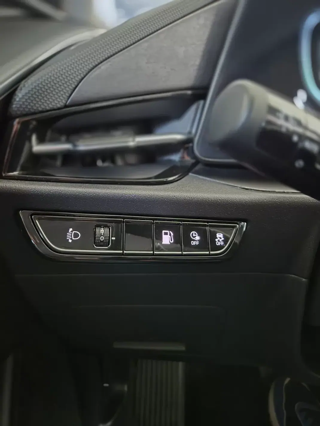 Kia Niro 2022 - 24750 EUR, 72000 km - 72000km - foto 43 de 47
