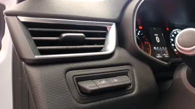 Renault Clio VAN 1.5 Blue DCi AIR NAV 2020 - 14220 EUR, 88186 km - AUTO.MOTO.pt - 88186km - foto 20 de 54