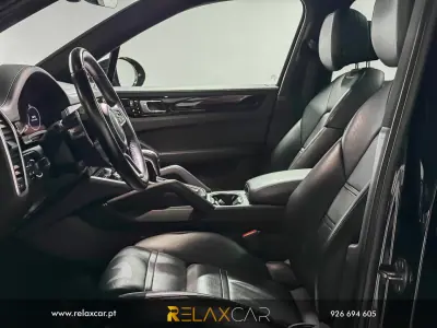 Porsche Cayenne 2018 - 53990 EUR, 150300 km - AUTO.MOTO.pt - 150300km - foto 10 de 28