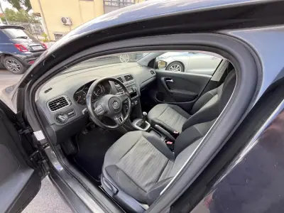 Volkswagen Polo 2009 - 6750 EUR, 237000 km - AUTO.MOTO.pt - 237000km - foto 21 de 41