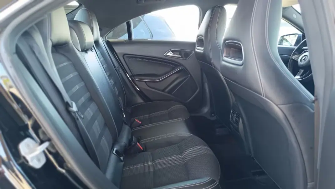 Mercedes-Benz CLA 220 2017 - 26900 EUR, 106416 km - AUTO.MOTO.pt - 106416km - foto 16 de 23