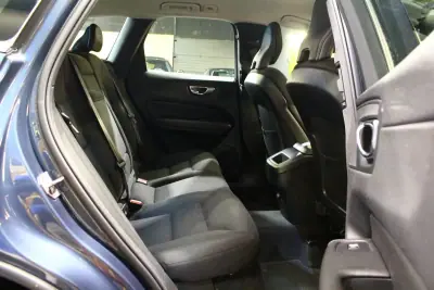 Volvo XC 60 2021 - 26900 EUR, 225000 km - AUTO.MOTO.pt - 225000km - foto 16 de 31